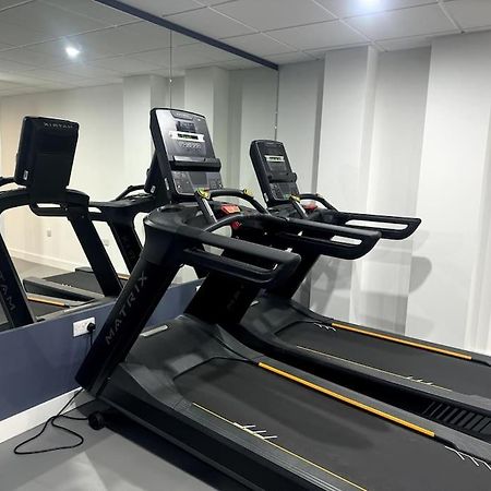 Luxury Oaks Suite, Free Private Parking, 2 Bed 2 Bathroom Apartment, Central Solihull Birmingham Extérieur photo