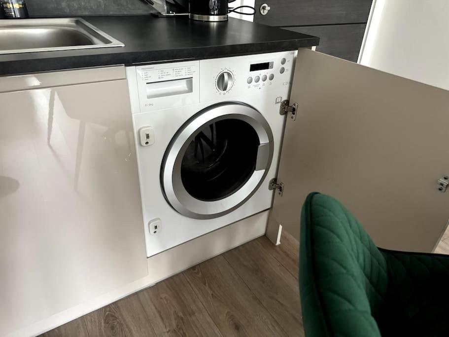 Luxury Oaks Suite, Free Private Parking, 2 Bed 2 Bathroom Apartment, Central Solihull Birmingham Extérieur photo