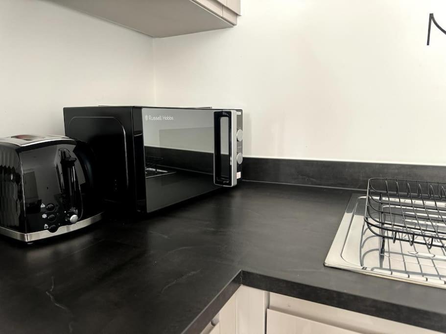 Luxury Oaks Suite, Free Private Parking, 2 Bed 2 Bathroom Apartment, Central Solihull Birmingham Extérieur photo